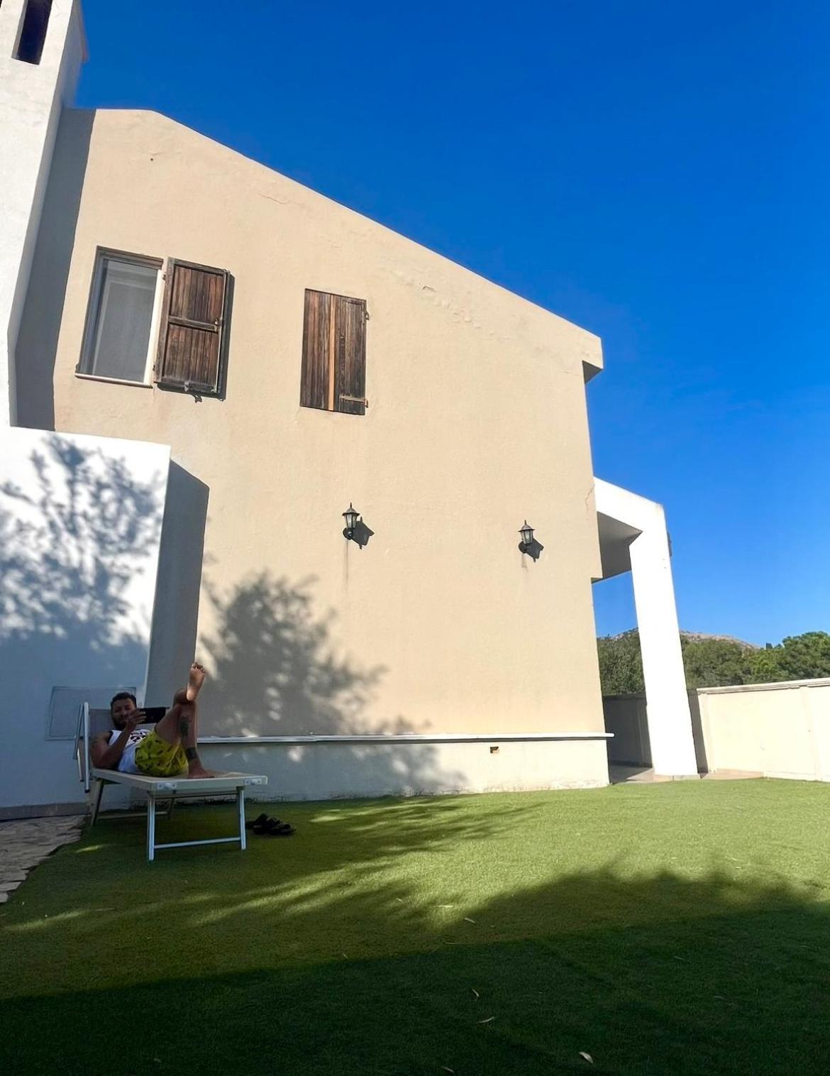 Villa Vittoria Solanas  Exteriör bild